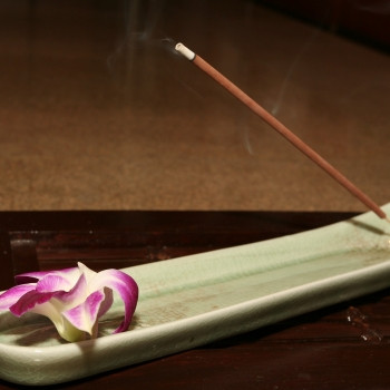 Encens et parfums d'ambiance : attention à leur utilisation