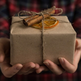 OFFRIR DES COSMÉTIQUES NATURELS : COMMENT NE PAS SE TROMPER