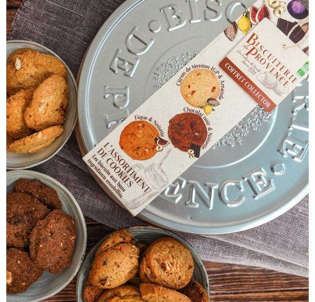 boite-metal-assortiment-de-cookies-bio.jpg