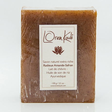 Savon ayurvedique naturel fait main "Radieux Amande Safran" Gommant
